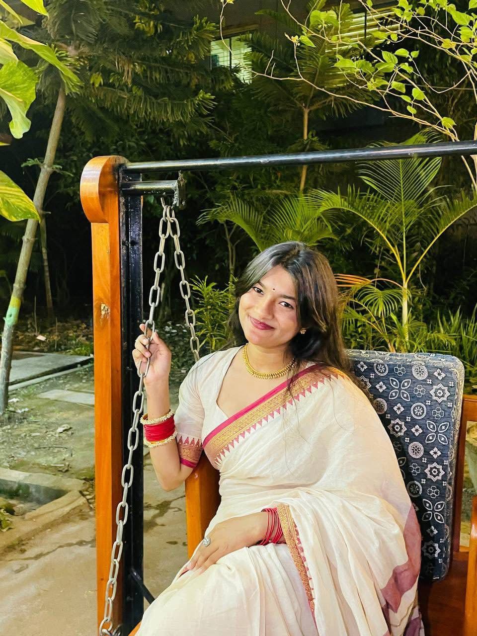 Classic Deshi Cotton Saree in Ivory white