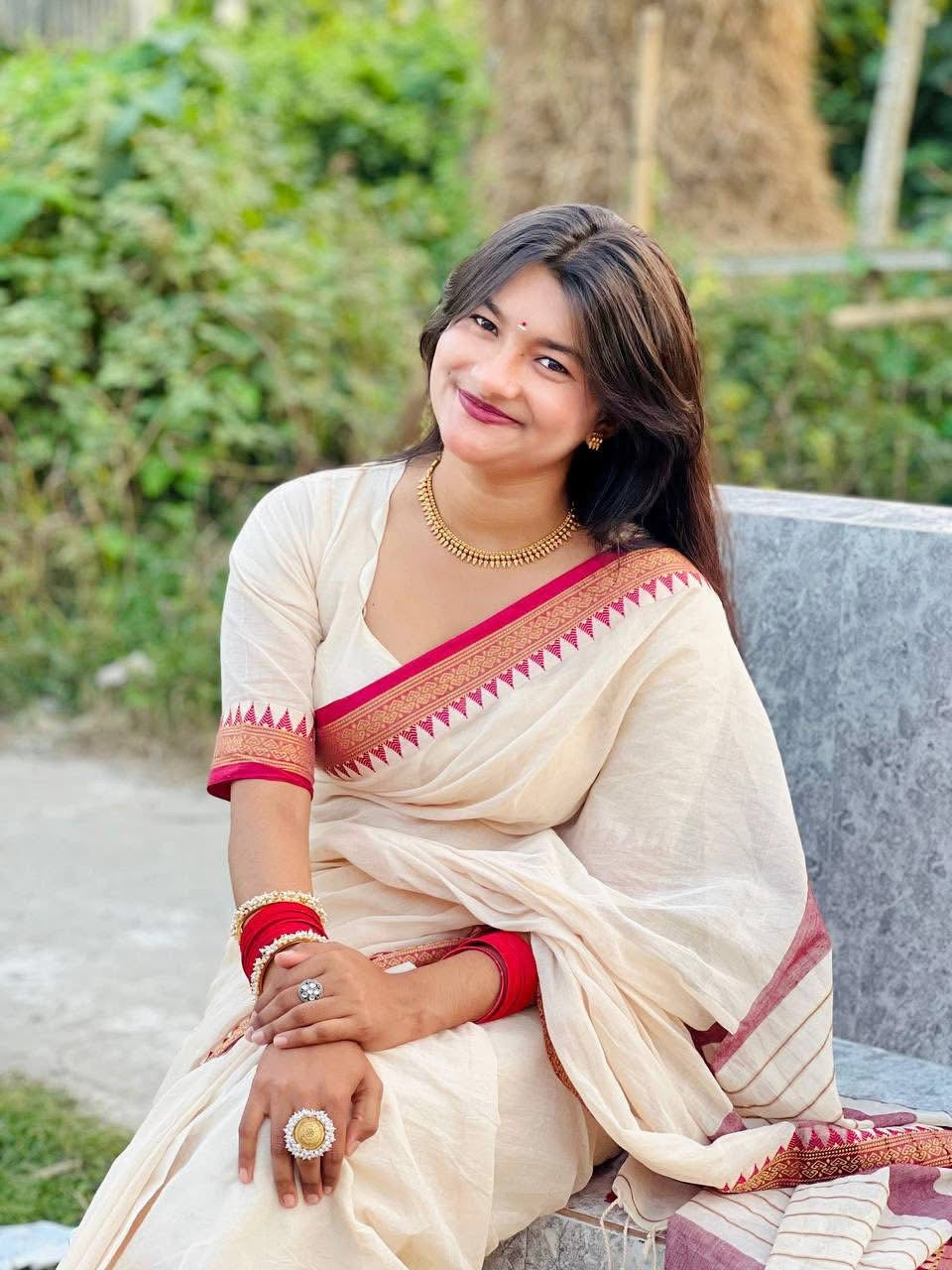 Classic Deshi Cotton Saree in Ivory white